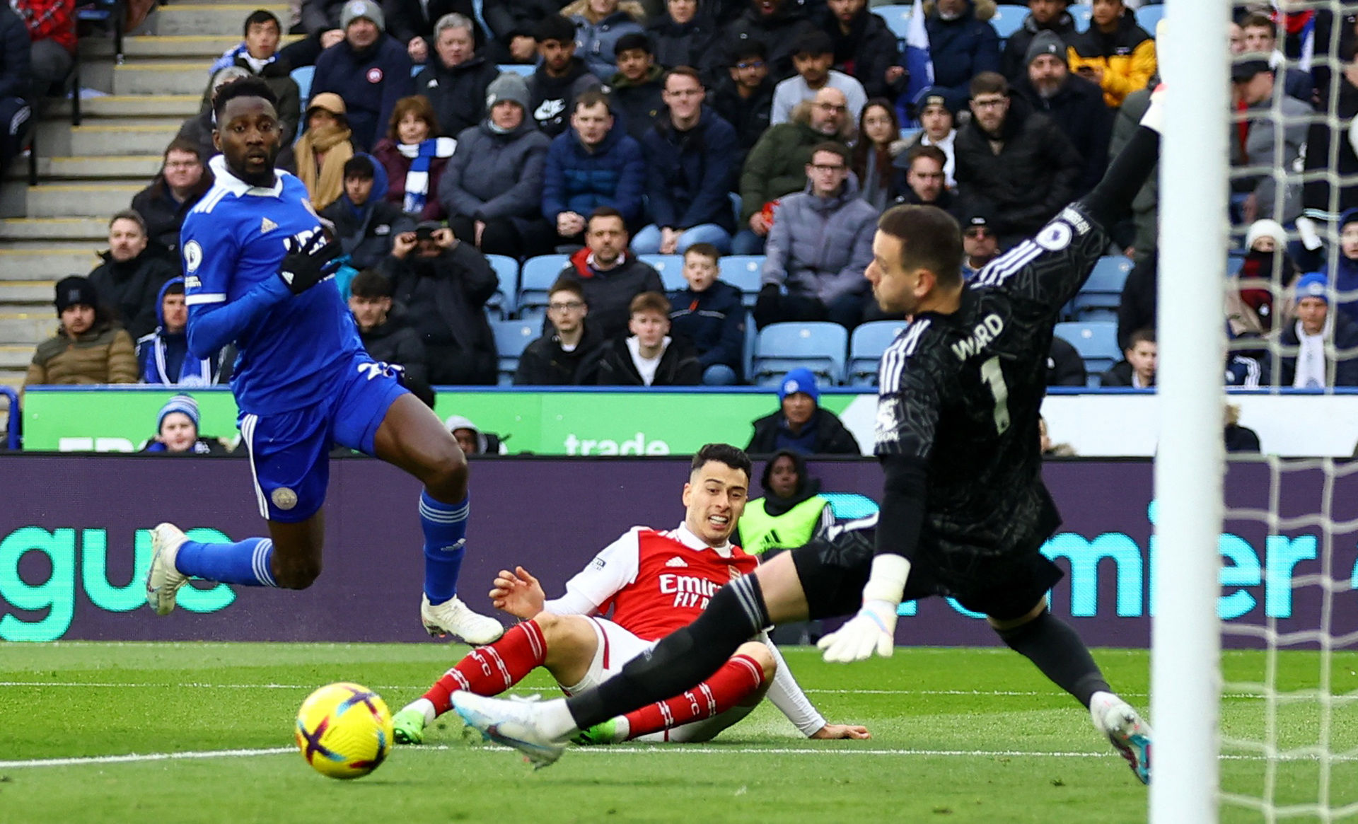 的表现也因 的表现也因